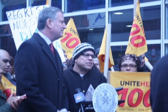 <p>Unite Here Local 100 Secretary-Treasurer Jose Maldinado&nbsp;rallies fellow workers on Nov. 24, 2012&nbsp;</p>
