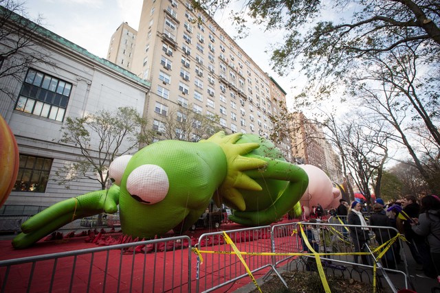 <p>Kermit began to fill with air during the Macy's Thanksgiving Day Parade balloon inflation Nov. 21, 2012.</p>
