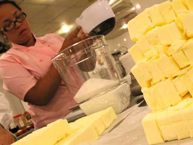 <p>Valerie Galindo gets ready to bake at Astor Center, which loaned its kitchen to the Lower Eastside Girls Club after its own was destroyed by Hurricane Sandy.</p>
