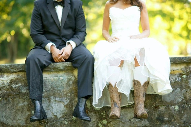 <p>A photo of one of the couples Nancy Slotnick set up on their wedding day.&nbsp;</p>
