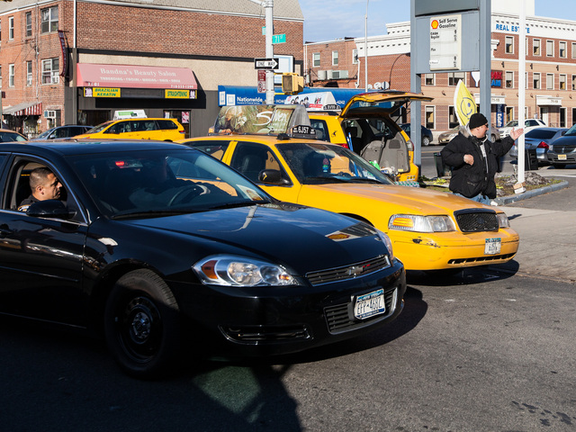 <p>Only yellow cabs were allowed to buy fuel at the Shell gas station on Northern Blvd., in Queens on Nov. 9, 2012.</p>
