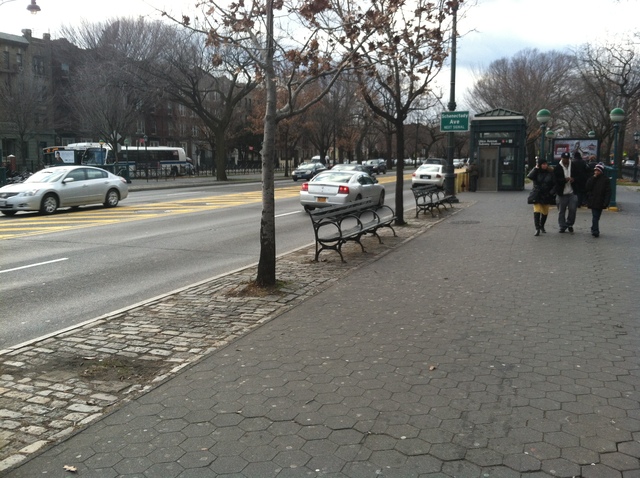 <p>The stretch along Eastern Parkway, where a 9-year-old was hit by a livery cab on Dec. 22, 2012.</p>
