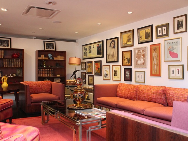 <p>The Institute includes this "Heritage Lounge" on its mezzanine, for use by members.</p>
