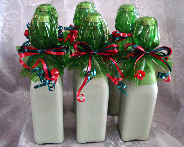 <p>Made with the global ingriedients of coconuts, ecinnamon, condensed milk, vanilla, nutmeg, cloves and rum, the drink has a consistency similiar to that of eggnog but a culture all its own. The ingridients come from around the world but were meshed into one by Puerto Ricans.</p>
