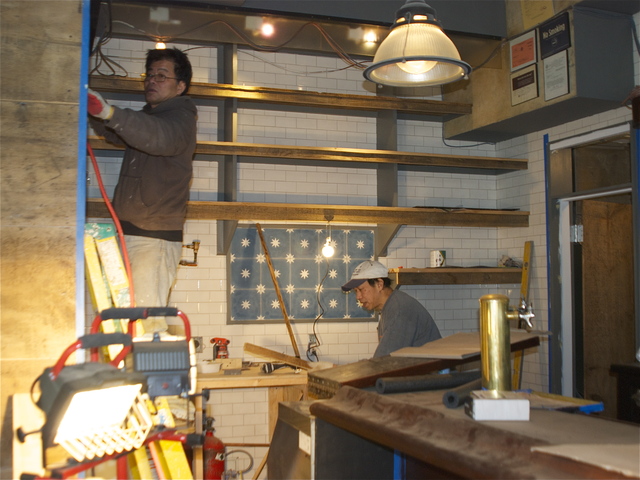 <p>Popular Seaport bar and cafe Fresh Salt is slated to reopen Dec. 19, 2012 after being shuttered for more than a month in the wake of Hurricane Sandy.</p>
