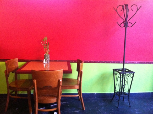 <p>Quaint tables and gourmet pizza await customers at Pagliaccio, a new pizzeria on the Jackson Heights and East Elmhurst border.</p>
