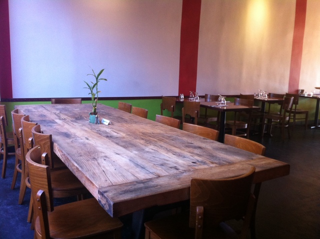 <p>Quaint tables and gourmet pizza await customers at Pagliaccio, a new pizzeria on the Jackson Heights and East Elmhurst border.</p>
