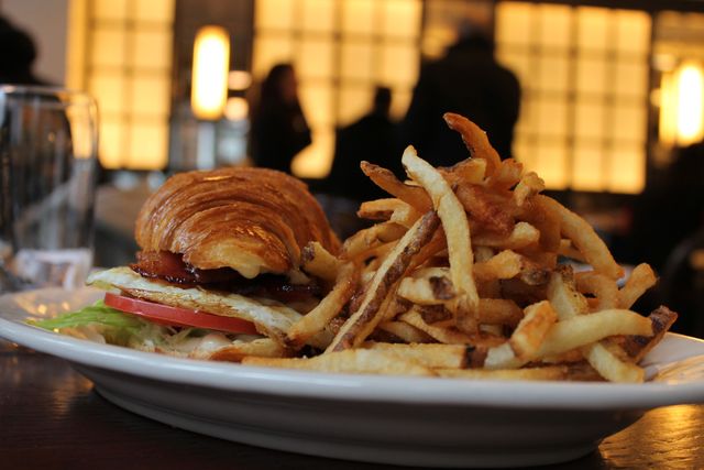 <p>The BLT+E sandwich &mdash; bacon, lettuce, tomato and egg &mdash; comes with hash browns or a side of matchstick fries, and is served on a croissant.&nbsp;</p>
