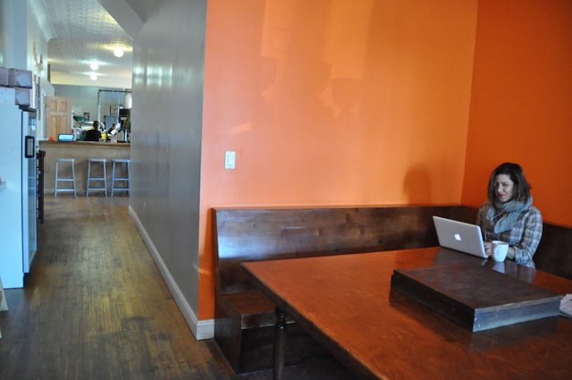 <p>Caf&eacute; Grumpy in Greenpoint will not be showing the Season 2 premiere of "Girls," staff said, even though the cafe is featured in the show.</p>
