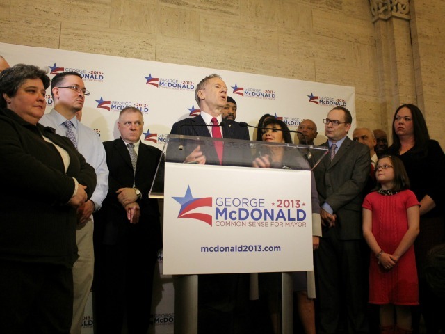 <p>George McDonald stood with his son, daughter and granddaughter in Grand Central Terminal.</p>
