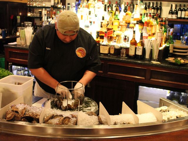 <p>Raw bar at London Lennie's in Rego Park</p>
