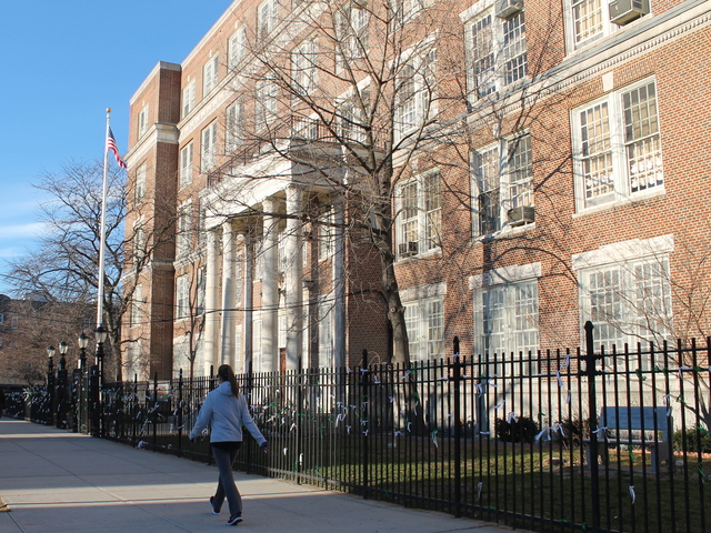 <p>P.S. 122 is one of the most popular schools in Astoria, Queens, because of its highly regarded Gifted & Talented program, which is offered until grade 8.</p>
