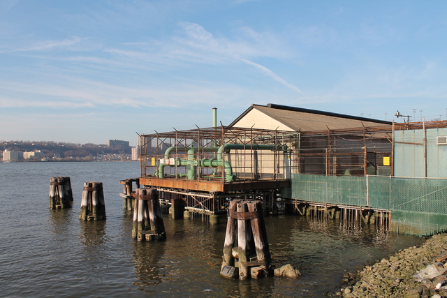 <p>In the wake of Hurricane Sandy, plans to upgrade a West Harlem gas meter station located on the Hudson River have some area politicians concerned because the new high-volume line will be monitored remotely. The station is located at 134th Street on the Hudson River in West Harlem</p>
