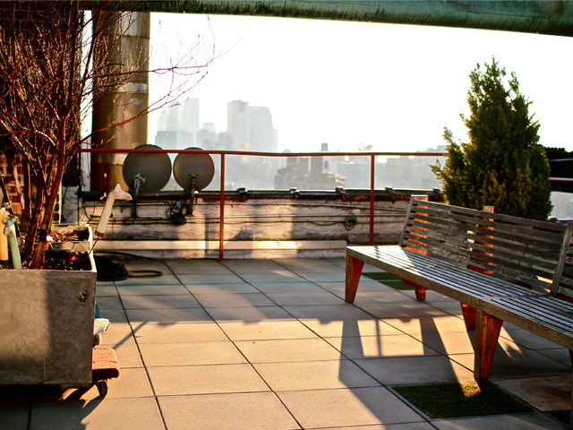 <p>UrbanSpace is leasing out penthouse office spaces that come with access to private plots in a rooftop farm.</p>
