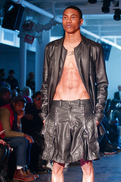 <p>Three piece leather look with vertical zipper shorts</p>
