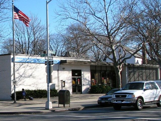 <p>The Kew Gardens Hills branch of Queens Library is heavily used.</p>
