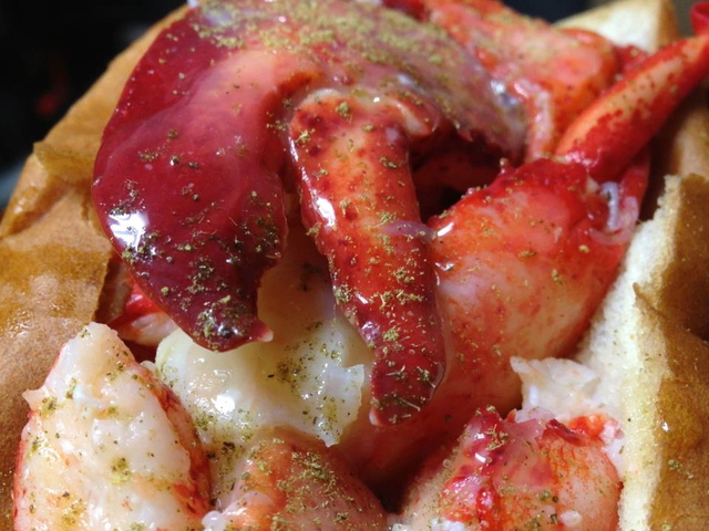 <p>The lobster roll from Luke's Lobster.</p>
