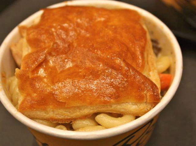 <p>Turkey pot pie mac n cheese at The Elbow Room, which is opening a location at 229 Flatbush Ave.</p>
