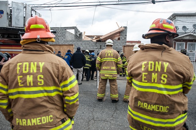 <p>A building under construction collapsed on East 95th Street in Canarsie on March 22, 2013.</p>
