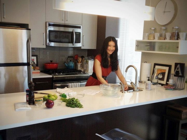 <p>Astoria resident Elaine Lee is launching her own online web show about food and culture in New York City, where she tries recipes from around the world and learns from the city's foreign-born chefs.</p>
