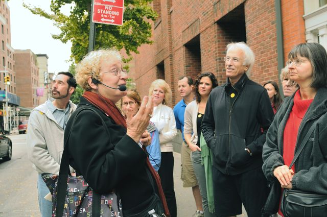 <p>Joyce Gold gives a walking tour in Manhattan</p>
