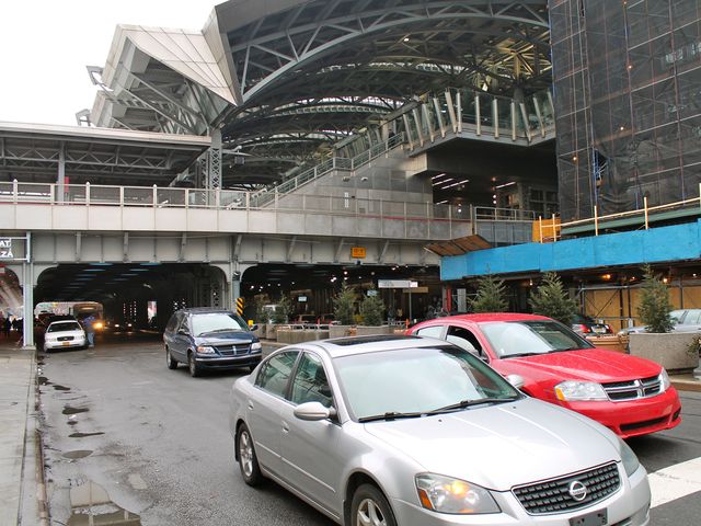 <p>A survey is asking people what changes would make downtown Jamaica more appealing.</p>
