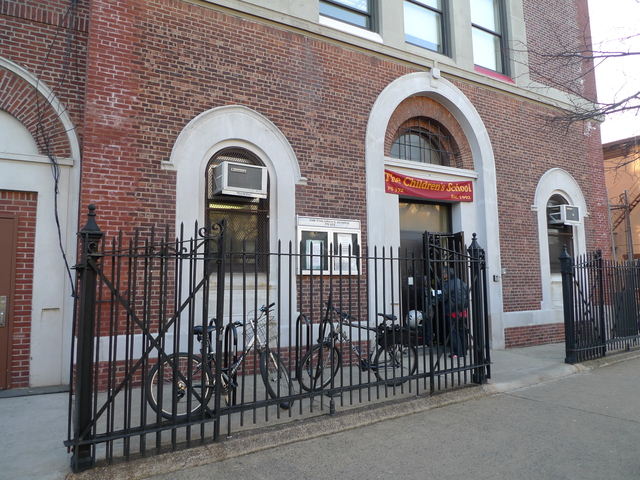 <p>P.S. 372, also called The Children's School, has dropped its proposal to add middle school grades.</p>
