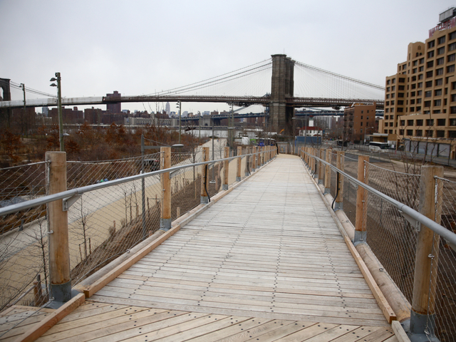 <p>Squibb Bridge was designed by Ted Zoli.</p>
