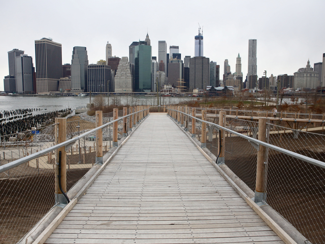 <p>Squibb Bridge provides sweeping views of the Lower Manhattan skyline.</p>
