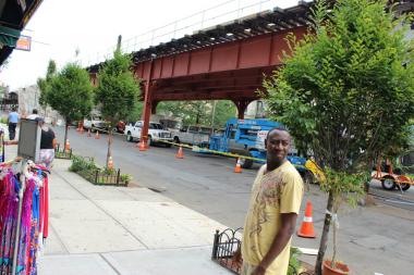 As the elevated 2-5 line along Southern Boulevard is repainted, some stores report lost business.