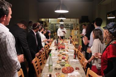The meal, organized by Rabbi Ari Kirshenbaum, targeted newcomers in Bed-Stuy.