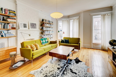 The number of Brooklyn buyers earning $300K a year rose 316 percent the past year, a report said.