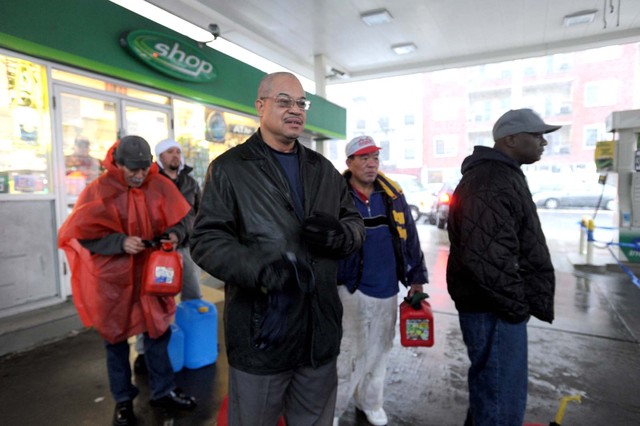 <p>People took their gas cans to a BP station in Williamsburg.</p>
