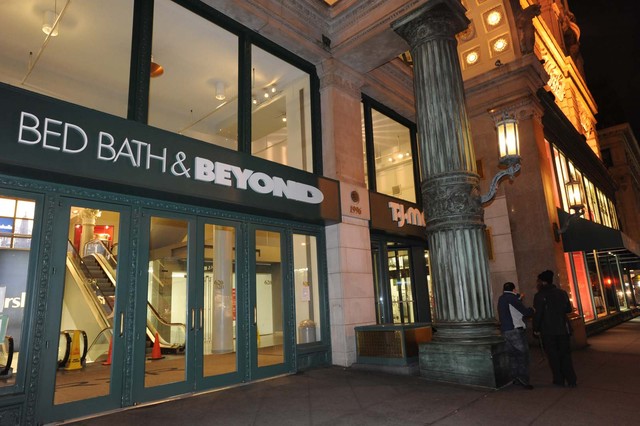 <p>Bed, Bath & Beyond had power Nov. 2, 2012.</p>
