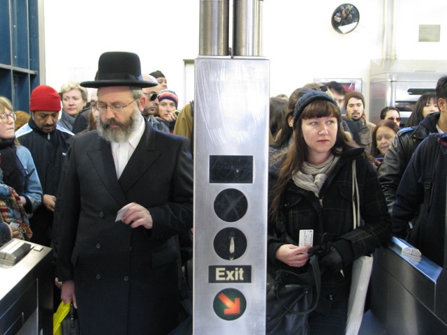 <p>Commuters packed New York City's subways Monday morning, Nov. 5, 2012, one week after Hurricane Sandy crippled the region's mass transit system.</p>
