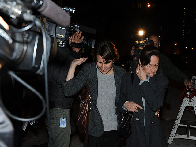 <p>Elizabeth Valle, mother of NYPD cop Gilberto Valle, leaving her son's arraignment Oct. 25, 2012.</p>
