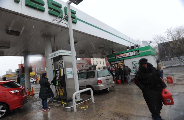 <p>A line of people took their gas cans to the Hess station on Metropolitan and Bushwick avenues in Williamsburg.</p>
