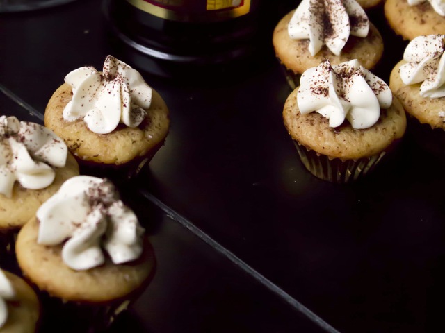 <p>Emeche cupcakes</p>
