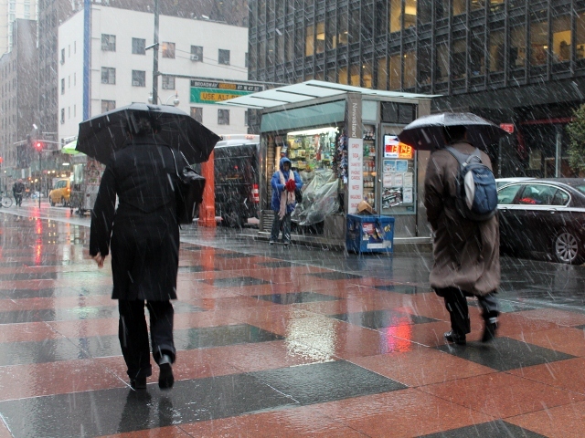 <p>Snow fell in Manhattan Wednesday afternoon as a nor'easter hit the city.</p>
