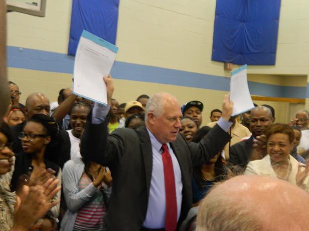  Gov. Pat Quinn stopped in Chicago  to bolster support for his changes to the concealed carry gun bill 
