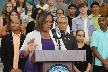  CPS CEO Barbara Byrd-Bennett and Mayor Rahm Emanuel awarded more than $1.1 million in bonuses to high-performing principals. (File photo) 
