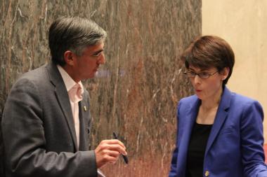  Ald. Ricardo Munoz and Budget Director Alexandra Holt talk after Monday's hearing. 
