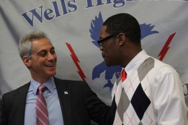  Mayor Rahm Emanuel chats with Wells High School junior Tomale Williams, president of the school's peer jury. 
