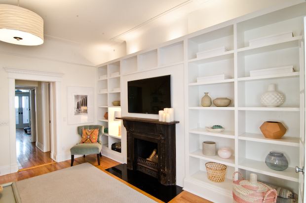   Equipped with new appliances and spa bathrooms, 925 W. Fullerton Ave. has an overall modern feel.  