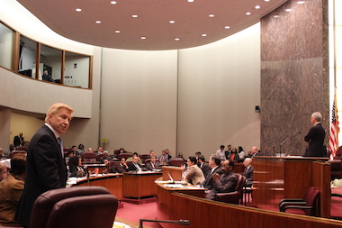  Mayor Rahm Emanuel (r.) turned his back on Ald. Bob Fioretti (l.) when he argued against the budget on the floor of the City Council. 