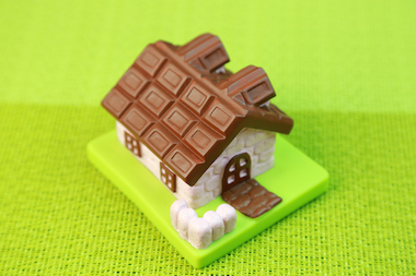  Build a house with chocolate, icing and candy at Shabbona Park Dec. 13 