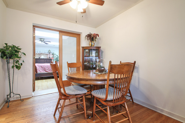  5316 N. Neenah Ave. 