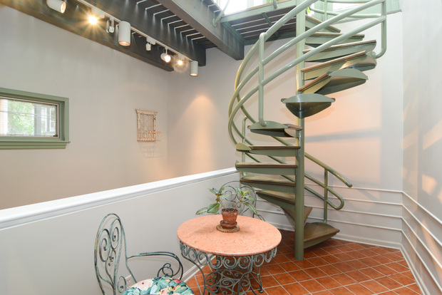  614 W. Surf St. 
