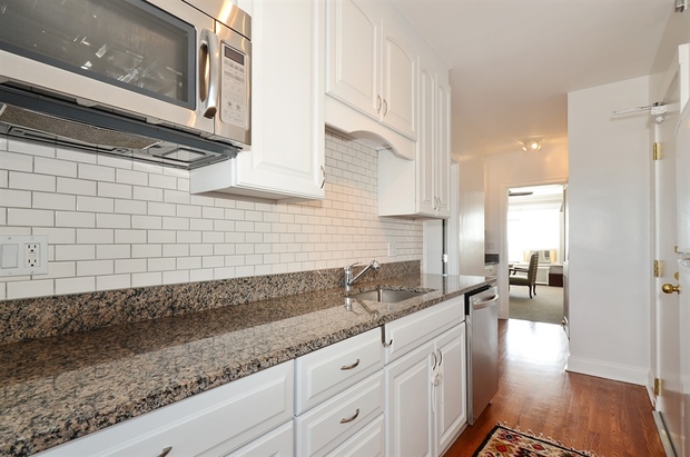  5000 N. Marine Dr. 15D 