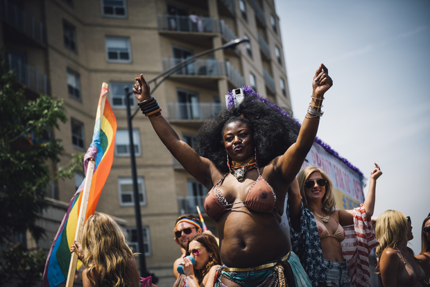  The TaTa Top was created by Michelle and Robyn Lytle in 2014, and has since become a global representation of body positivity, gender equality and good old fashioned fun. 